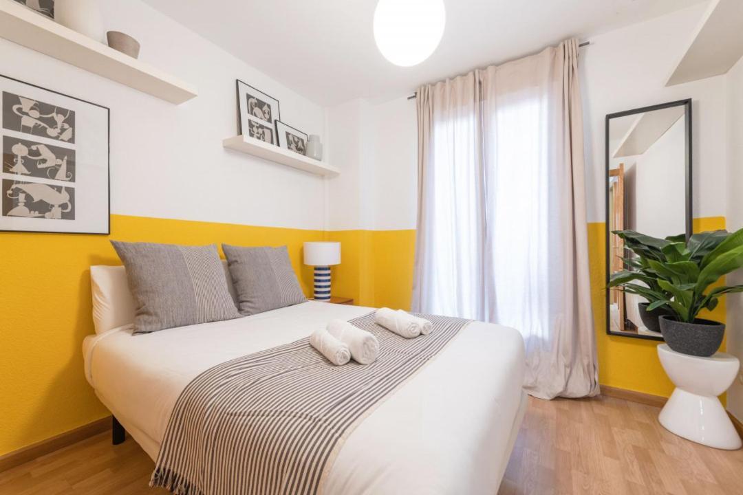 2 Bedrooms 2 Bathrooms Furnished - Malsana - With Pool - Mintystay Мадрид Екстериор снимка